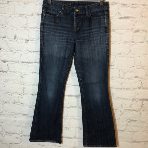 SIGNATURE DISTRESSED/DARK WASH 6P BOOT CUT JEANS - Picture 7 of 8